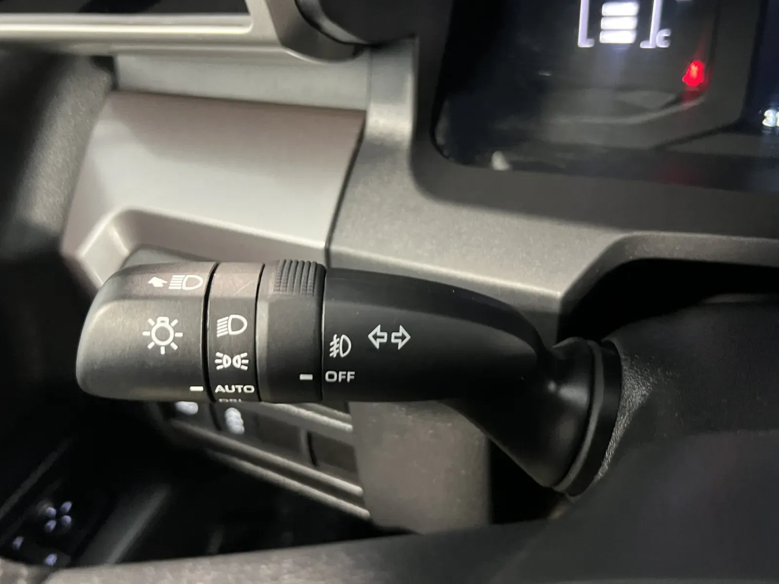 Toyota Tacoma photo 14