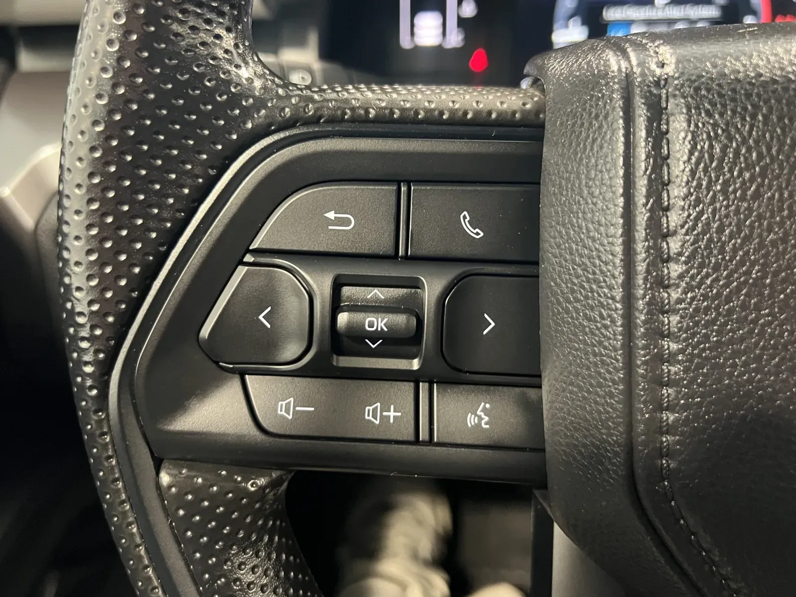 Toyota Tacoma photo 12