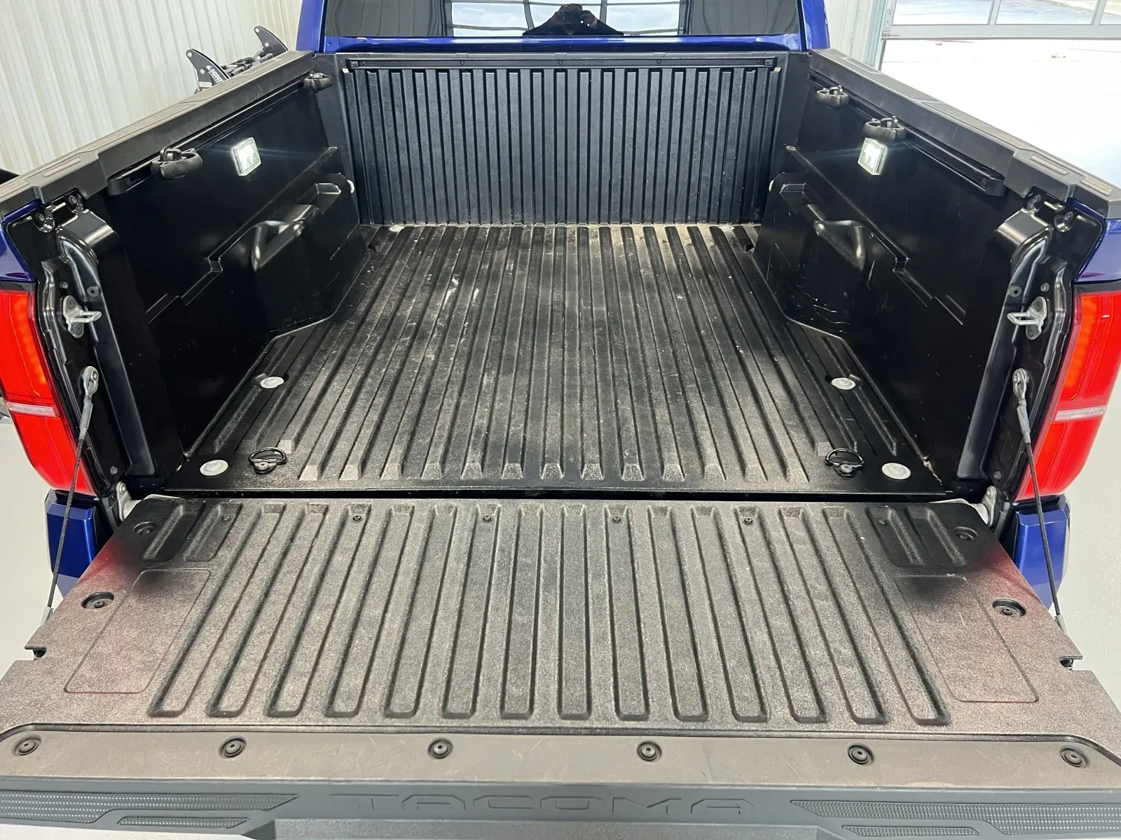 Toyota Tacoma photo 36