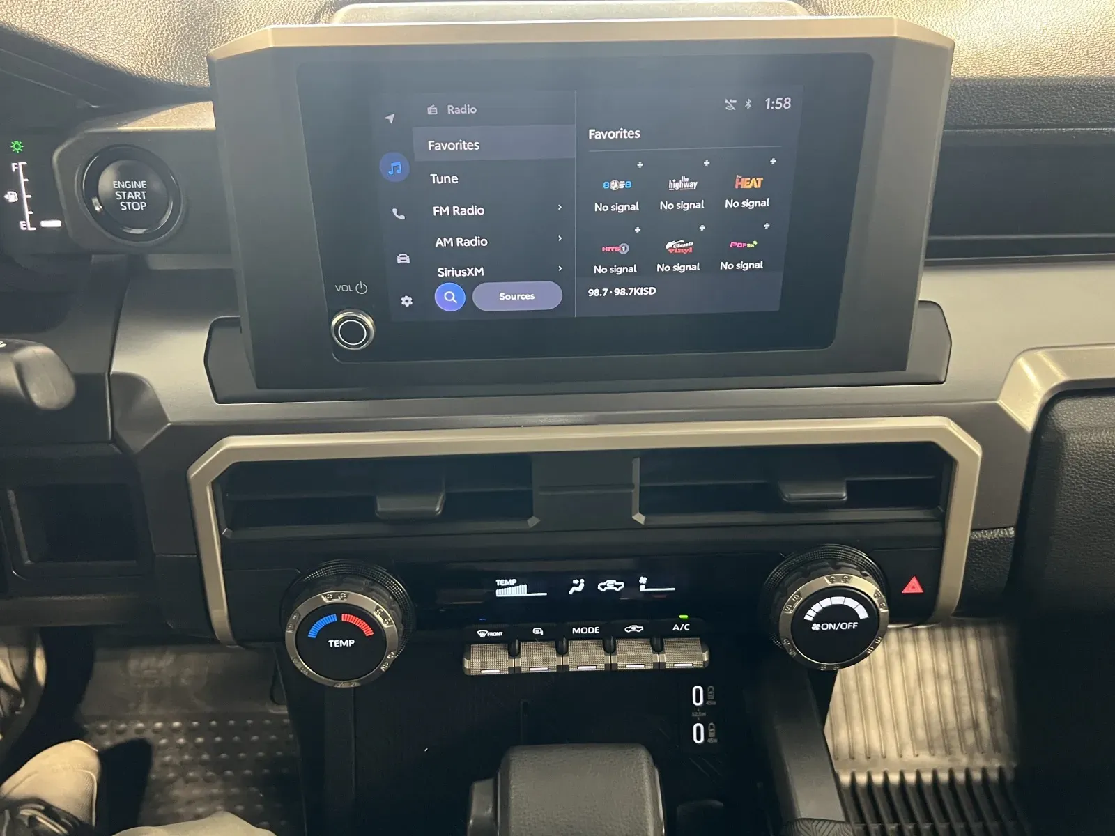 Toyota Tacoma photo 17