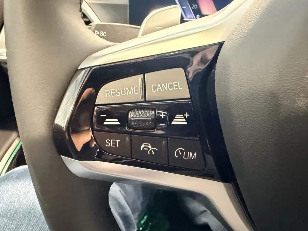 BMW 3 Series photo 14