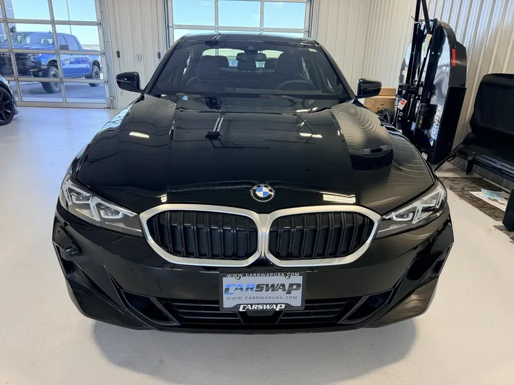 BMW 3 Series photo 7