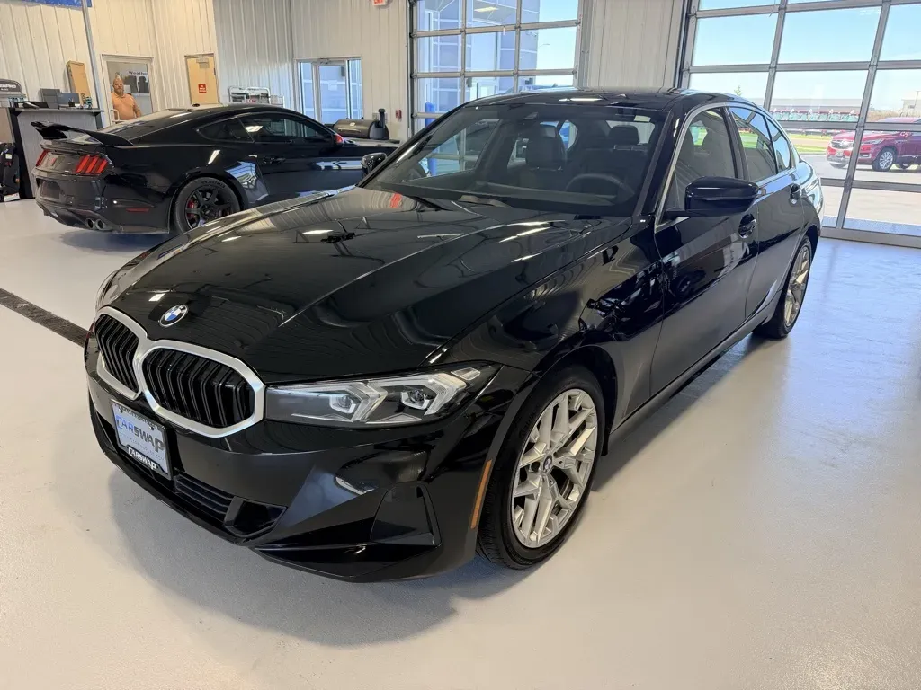 BMW 3 Series photo 6