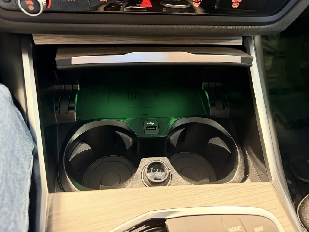 BMW 3 Series photo 25
