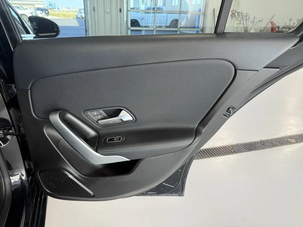 Mercedes-Benz A-Class photo 35