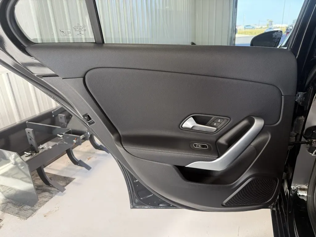 Mercedes-Benz A-Class photo 30