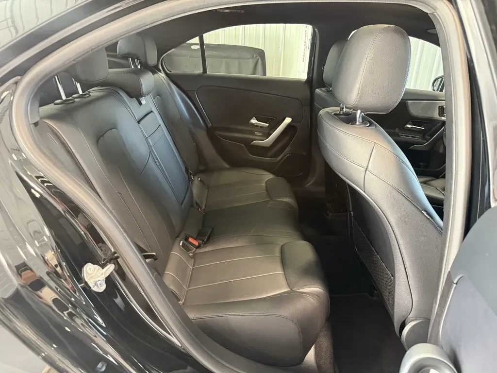 Mercedes-Benz A-Class photo 36