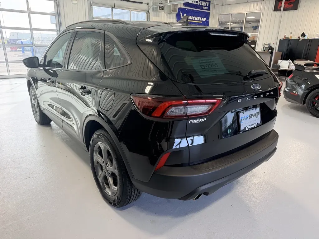 Ford Escape photo 5