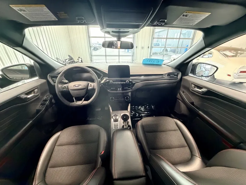 Ford Escape photo 9