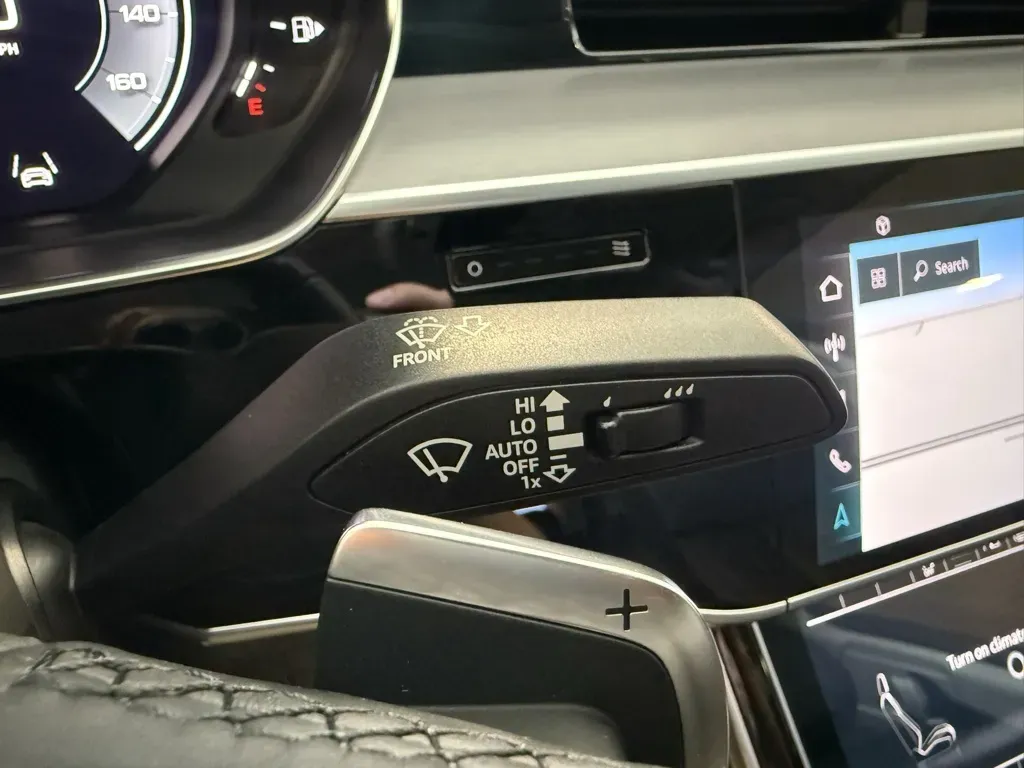 Audi A8 photo 17