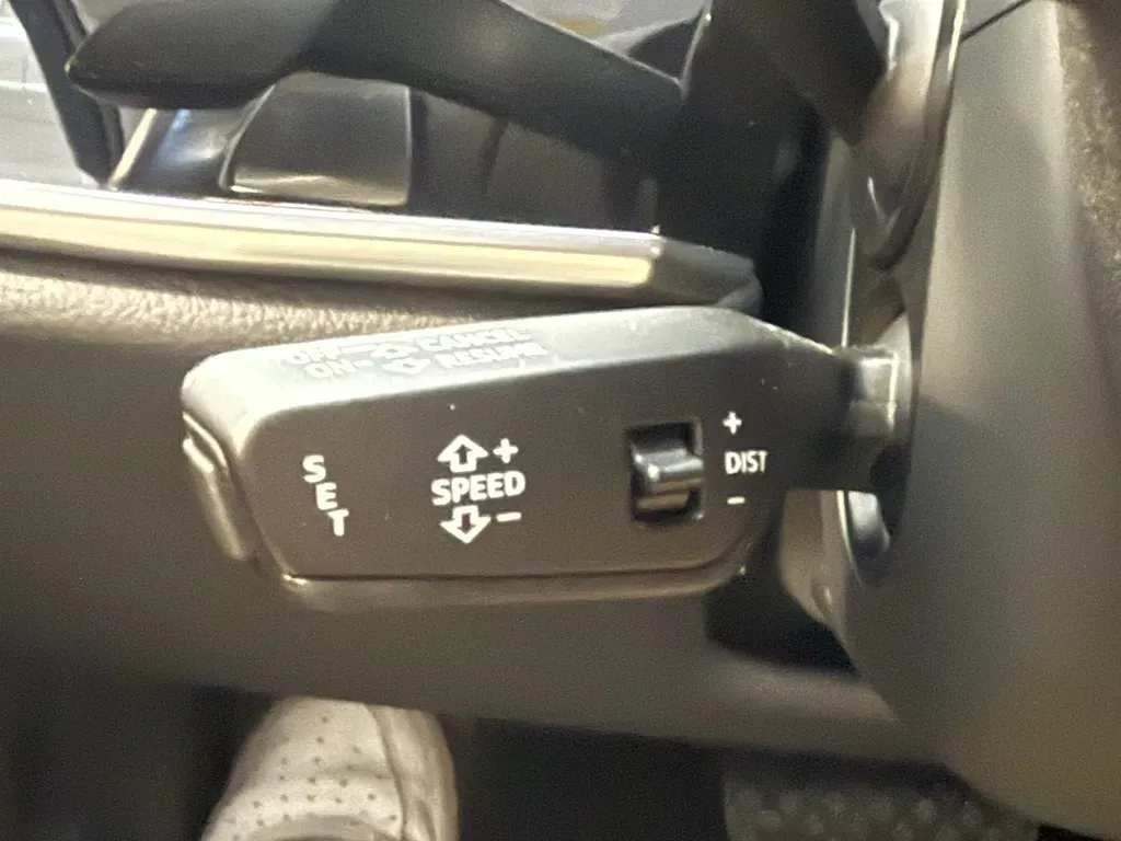 Audi A8 photo 16