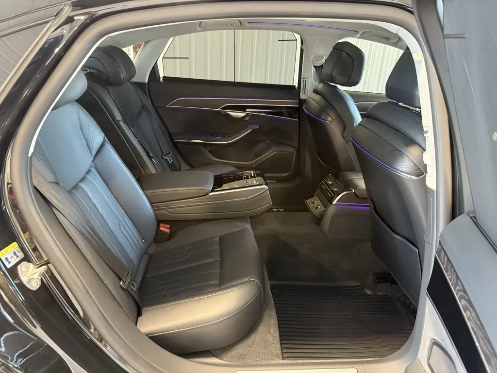 Audi A8 photo 45