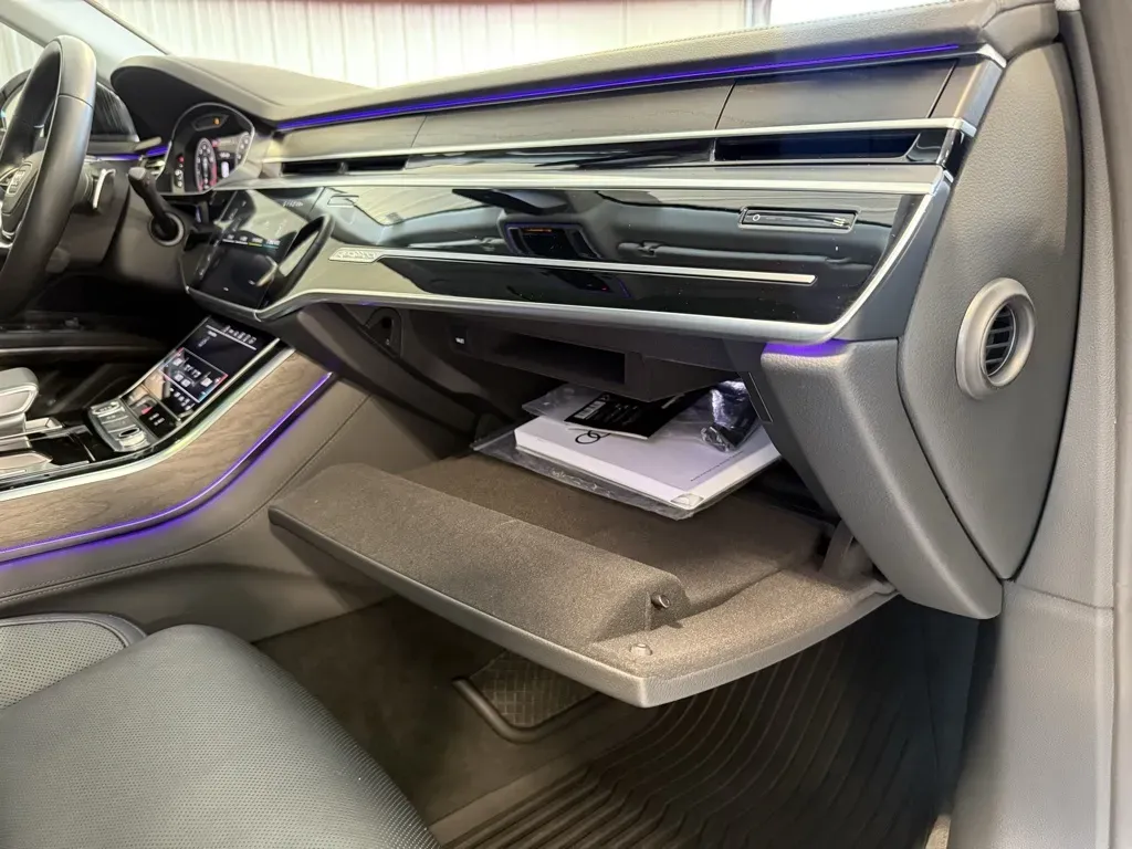 Audi A8 photo 49