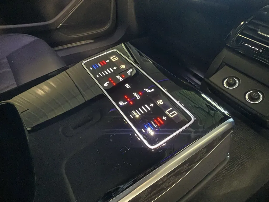 Audi A8 photo 46