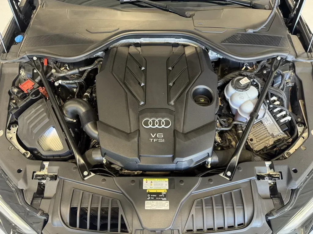 Audi A8 photo 50