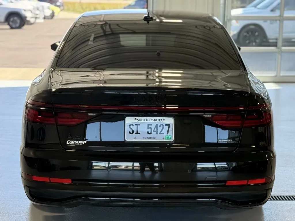 Audi A8 photo 4