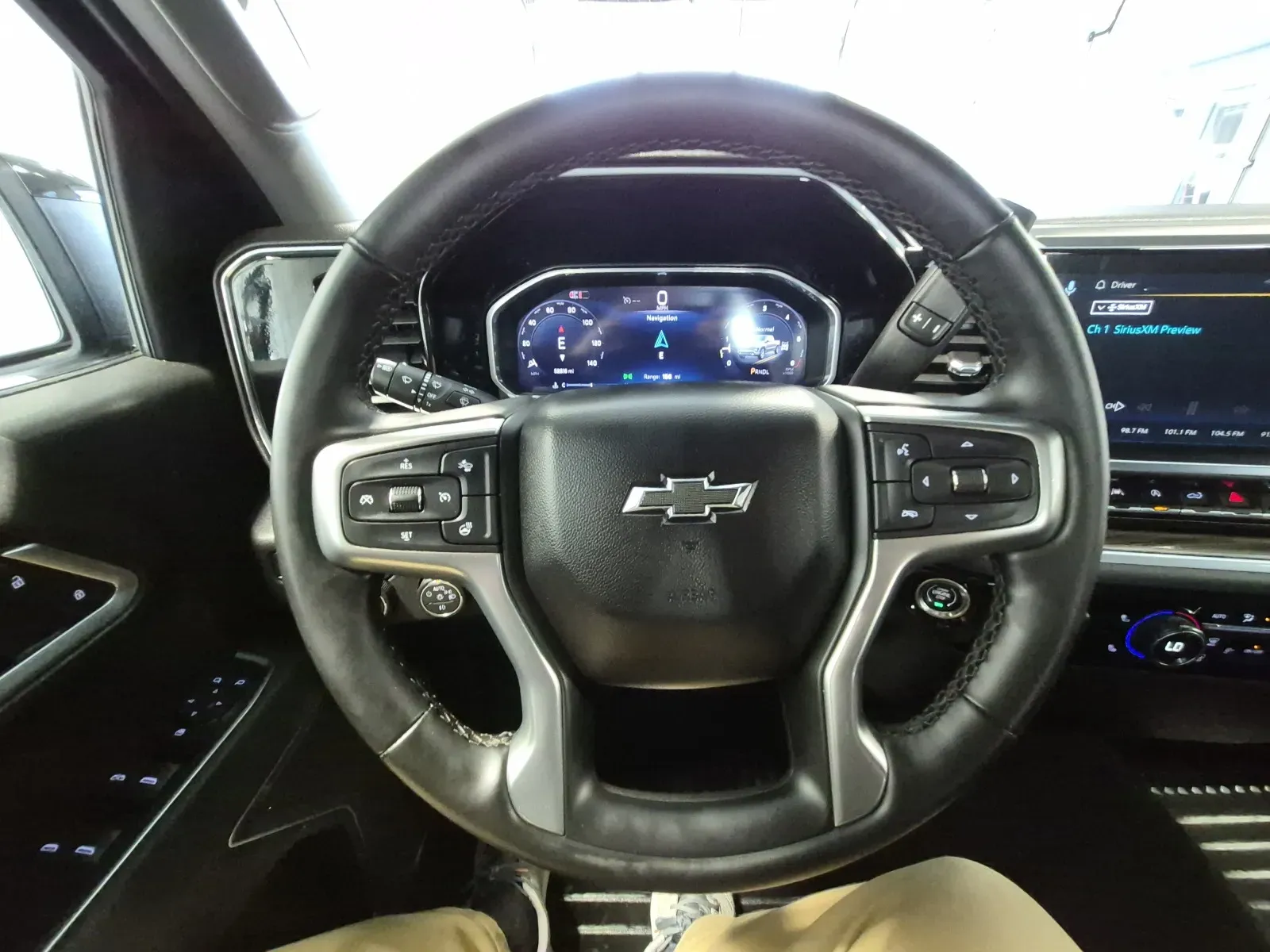 Chevrolet Silverado photo 10