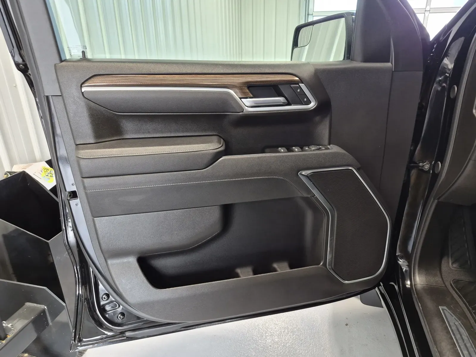 Chevrolet Silverado photo 28