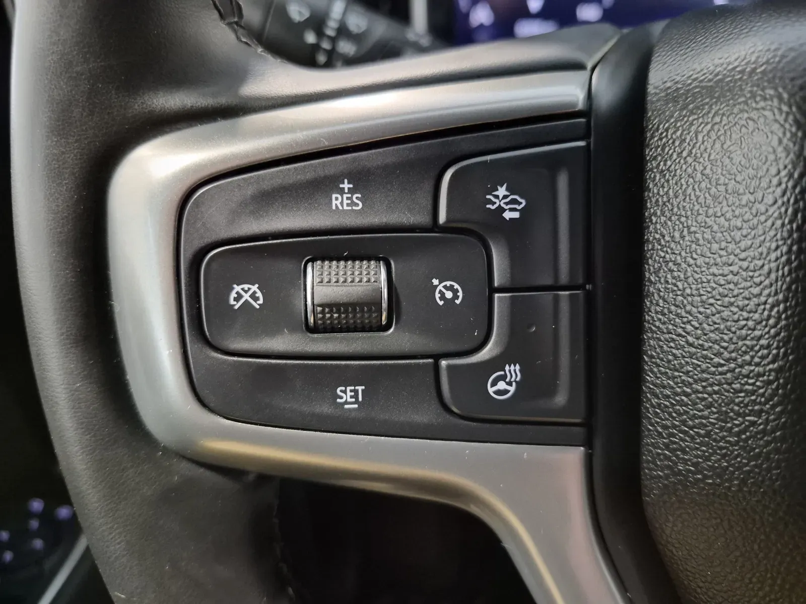 Chevrolet Silverado photo 13