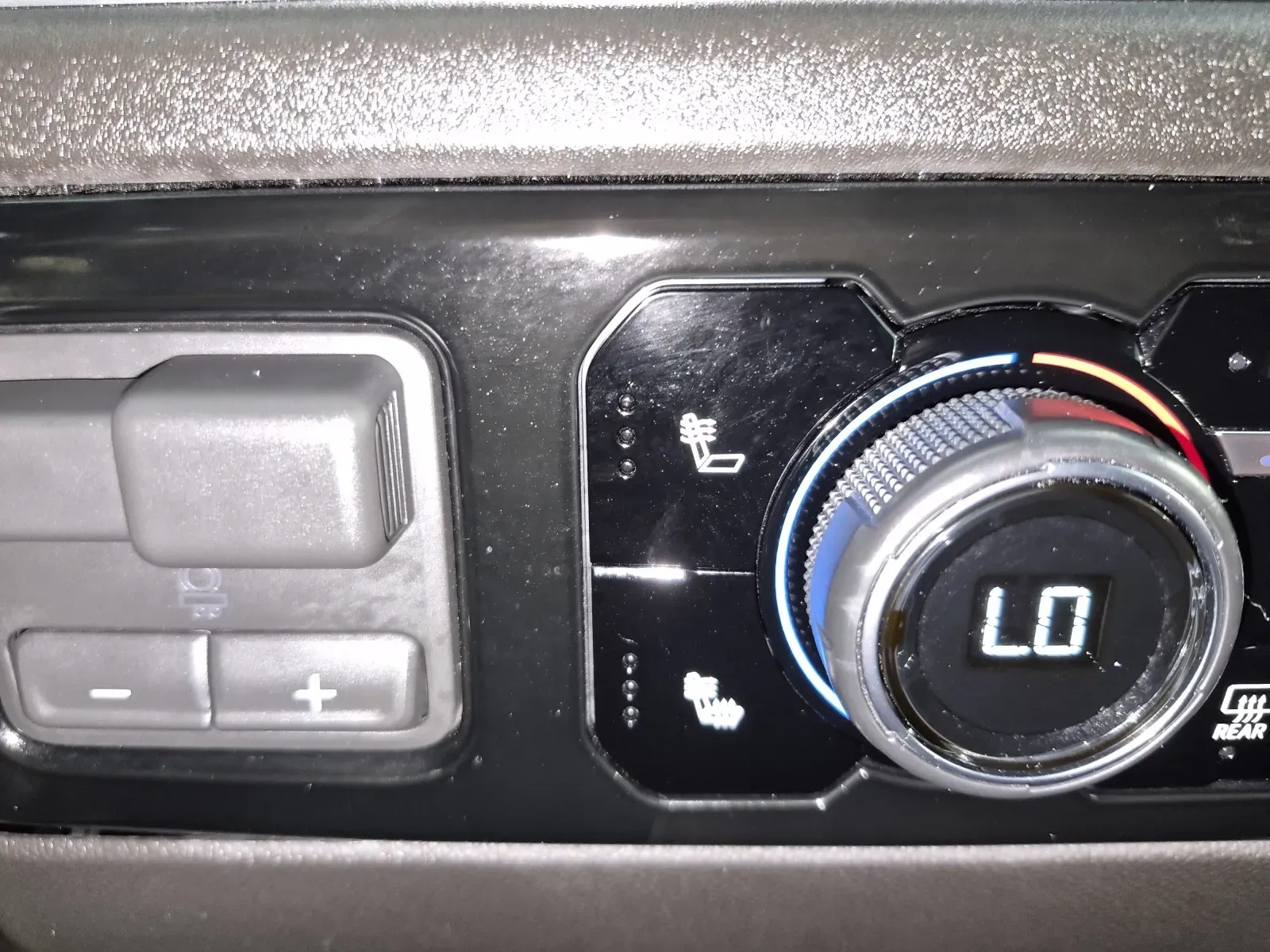 Chevrolet Silverado photo 23