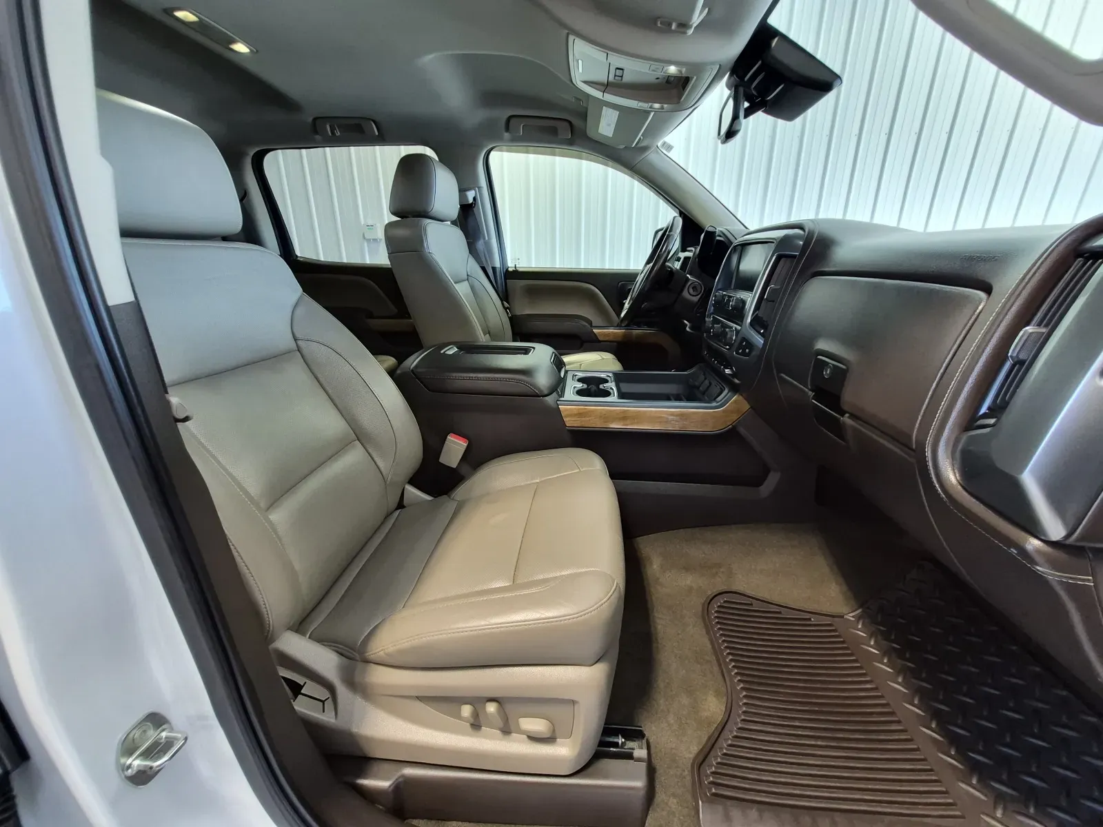 Chevrolet Silverado photo 35