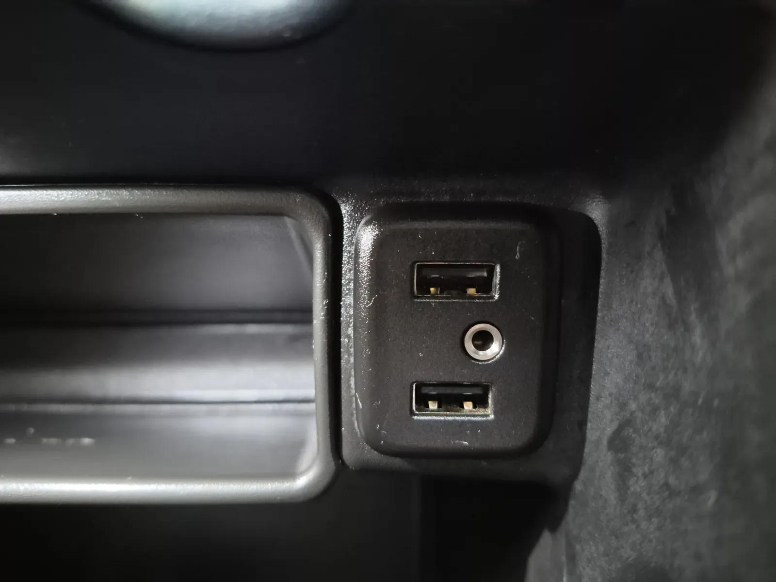 Chevrolet Silverado photo 27