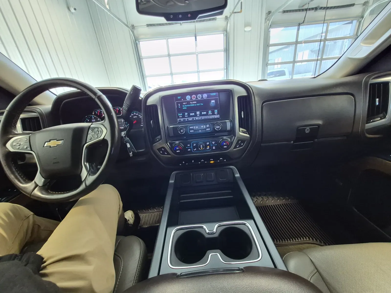 Chevrolet Silverado photo 9