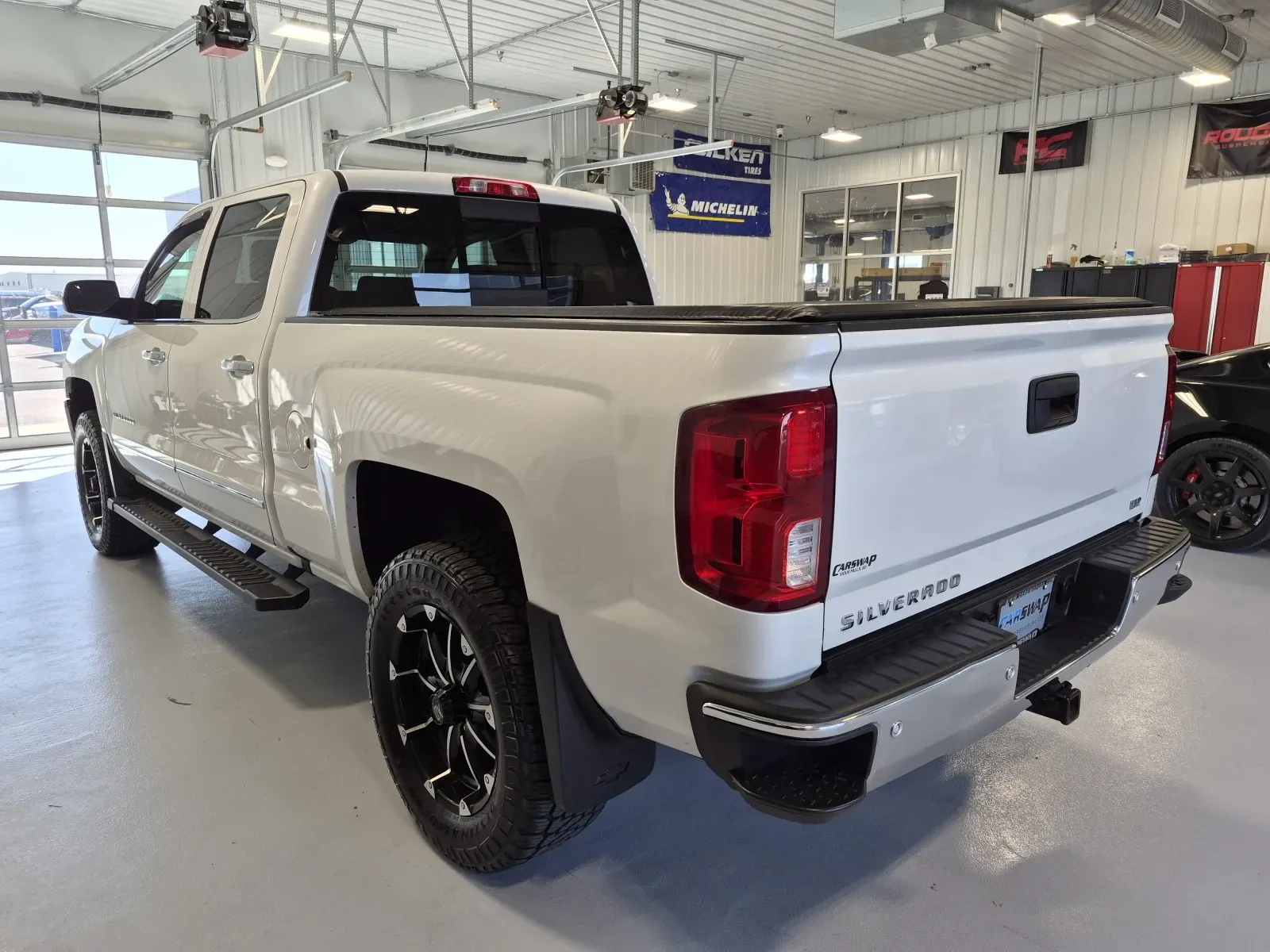 Chevrolet Silverado photo 5