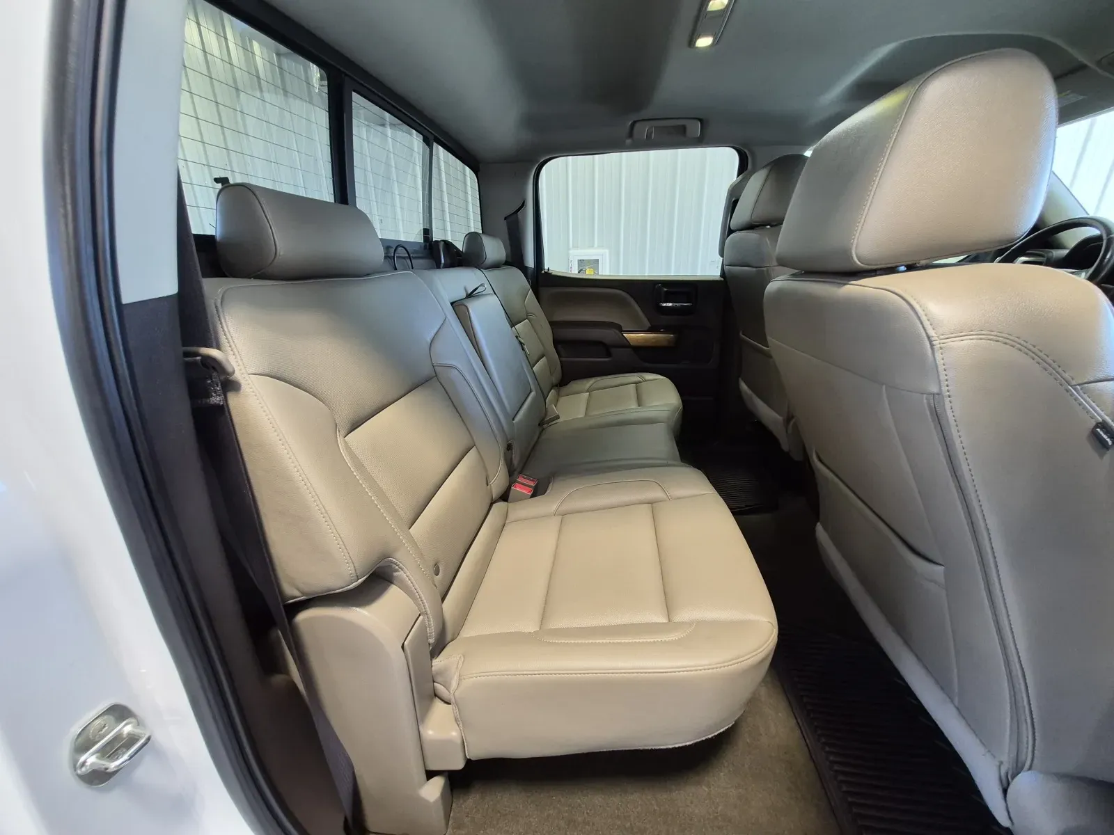 Chevrolet Silverado photo 38