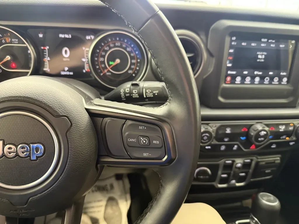 Jeep Wrangler photo 17
