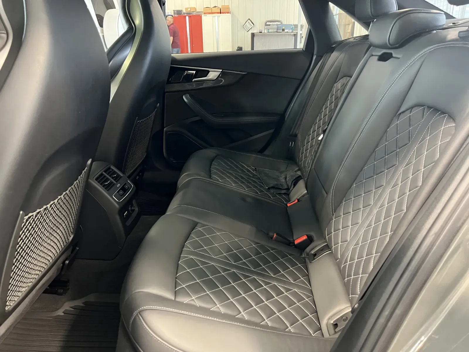 Audi S4 photo 37