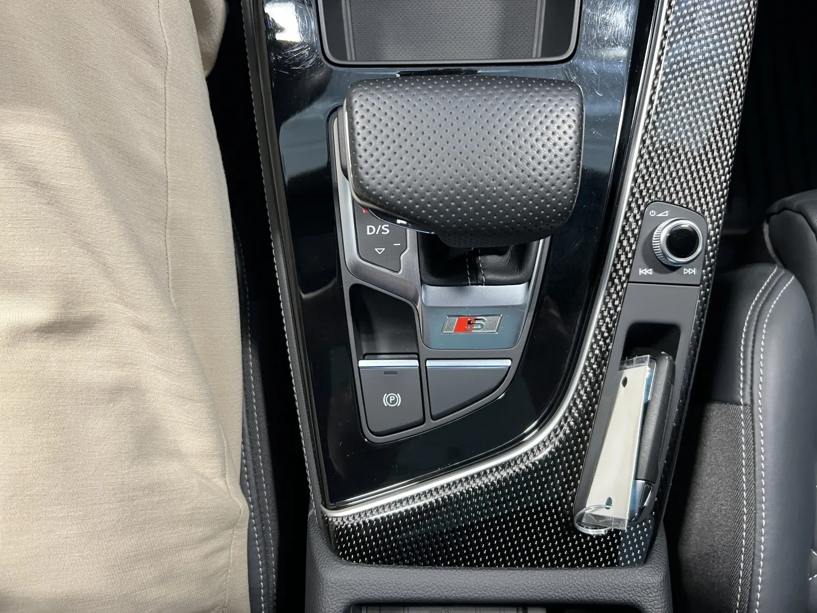 Audi S4 photo 25