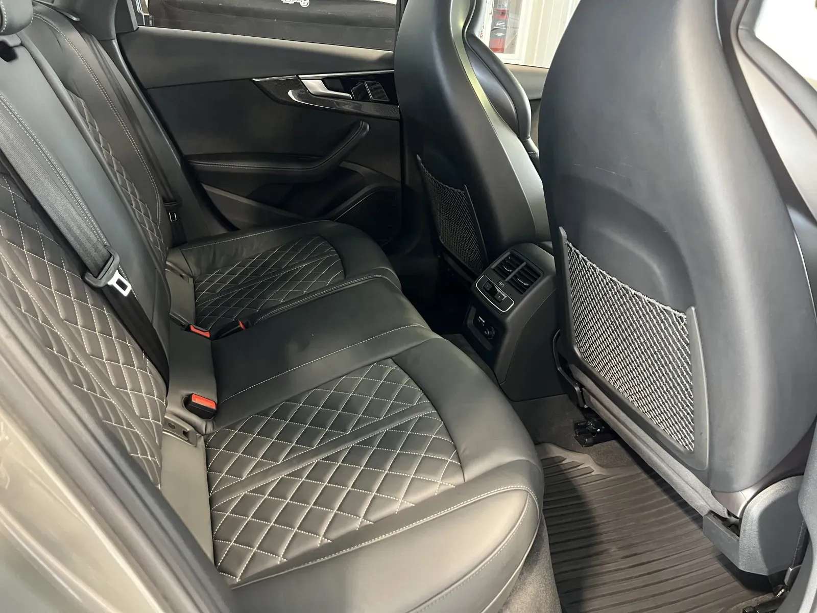 Audi S4 photo 42
