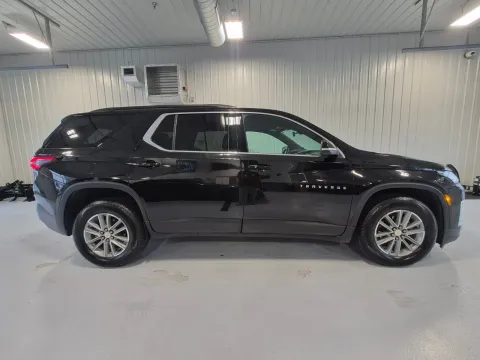 Photos of 2022 Chevrolet Traverse LT Leather for sale in Tea, SD at CarSwap