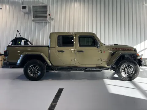 Photos of 2025 Jeep Gladiator Mojave for sale in Tea, SD at CarSwap