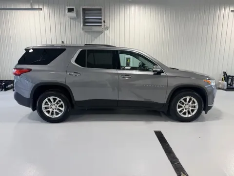 Photos of 2018 Chevrolet Traverse LT for sale in Tea, SD at CarSwap