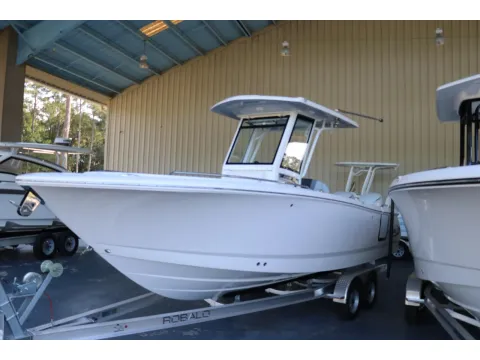More photos of 2026 Robalo R250 Center Console at Longshore Boats Bluffton, SC