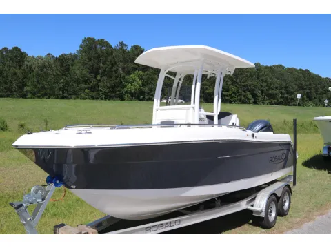 More photos of 2026 Robalo R222 Explorer at Longshore Boats Bluffton, SC