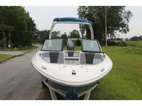 Another view of 2026 Chaparral 21 SSi OB for sale in Bluffton, SC at Longshore Boats Bluffton