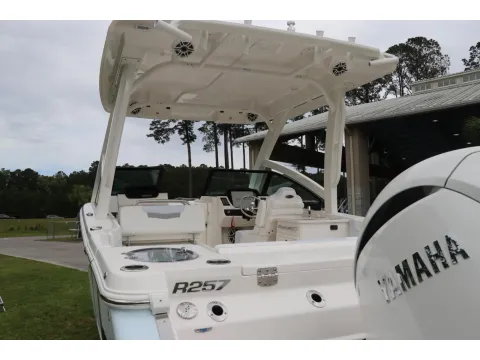More photos of 2026 Robalo R257 Dual Console at Longshore Boats Bluffton, SC