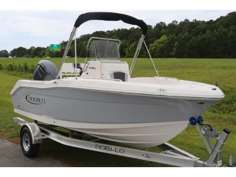 Photos of 2026 Robalo R180 Center Console for sale in Bluffton, SC at Longshore Boats Bluffton