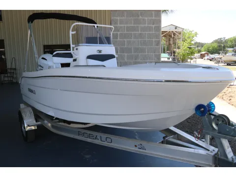 Another view of 2026 Robalo R160 Center Console for sale in Bluffton, SC at Longshore Boats Bluffton