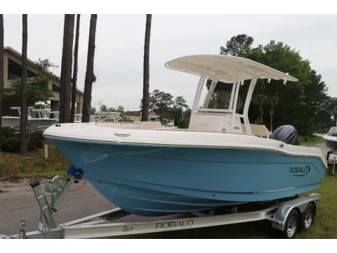 More photos of 2026 Robalo R200 Center Console at Longshore Boats Bluffton, SC