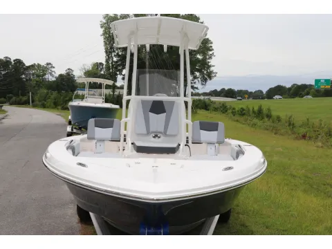 More photos of 2026 Robalo 206 Cayman at Longshore Boats Bluffton, SC