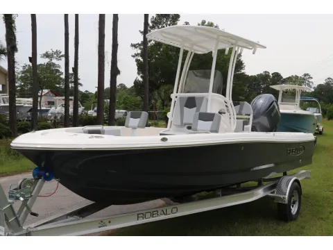 More photos of 2026 Robalo 206 Cayman at Longshore Boats Bluffton, SC