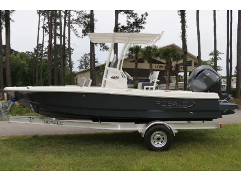 More photos of 2026 Robalo 206 Cayman at Longshore Boats Bluffton, SC