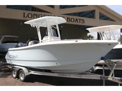 Another view of 2026 Robalo R232 Explorer for sale in Bluffton, SC at Longshore Boats Bluffton