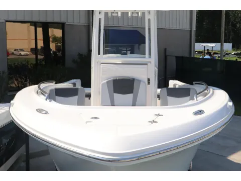 More photos of 2026 Robalo R232 Explorer at Longshore Boats Bluffton, SC