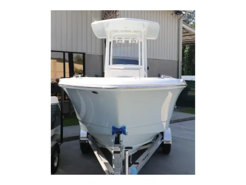 Another view of 2026 Robalo R232 Explorer for sale in Bluffton, SC at Longshore Boats Bluffton