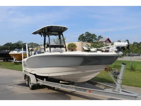 Photos of 2022 NauticStar 231 Hybrid for sale in Bluffton, SC at Longshore Boats Bluffton